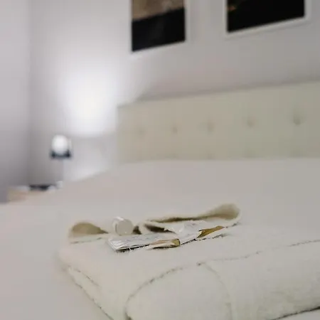 Cathedral Elegant Апартаменты *