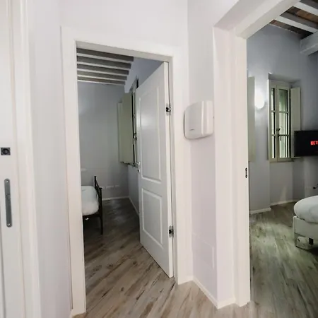 Cathedral Elegant Апартаменты Парма